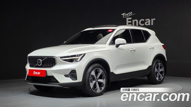 Volvo XC40 B4 Ultimate Bright — пробег 5 833 км — фото 1 из 5