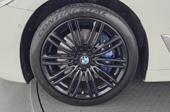 BMW 5-Series 540i xDrive M Sport Plus — пробег 116 865 км — фото 5 из 5