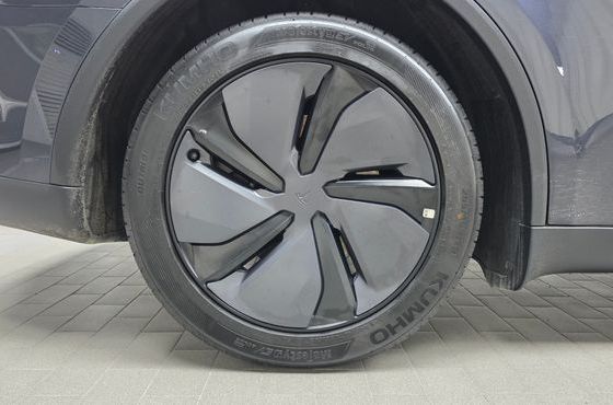 Tesla Model Y Premium Long Range AWD — пробег 12 499 км — фото 5 из 5