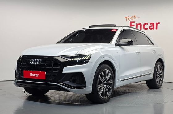 Audi Q8 55 TFSI Quattro Premium — пробег 31 665 км — фото 1 из 5