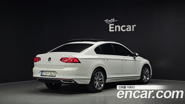 Volkswagen Passat 2.0 TDI Prestige — пробег 65 399 км — фото 2 из 5