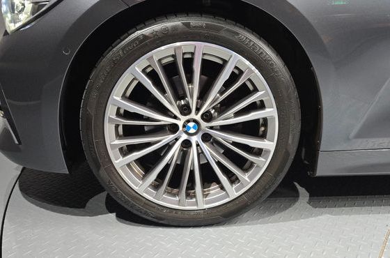 BMW 3-Series 320d Luxury — пробег 25 508 км — фото 5 из 5