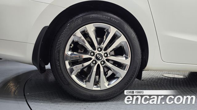 Kia Carnival 9-seater Prestige — пробег 81 580 км — фото 5 из 5