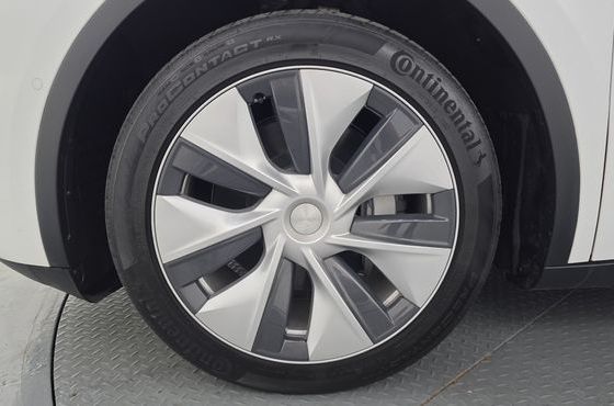 Tesla Model Y Long Range AWD — пробег 70 133 км — фото 5 из 5
