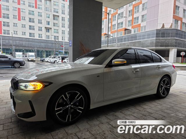 BMW 3-Series 320i M Sport — пробег 682 км — фото 2 из 5