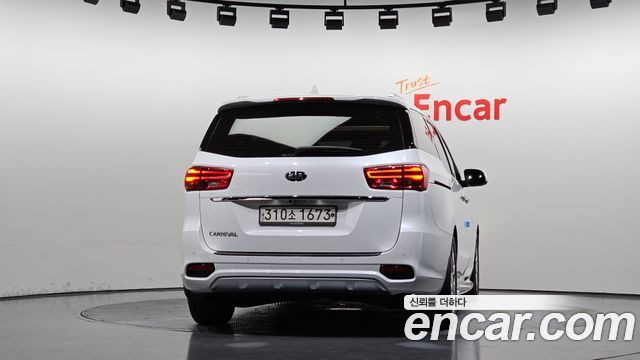 Kia Carnival из Кореи Encar