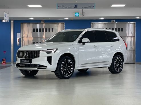 Volvo XC90 T8 Ultra Bright Hybrid — пробег 7 671 км — фото 1 из 5