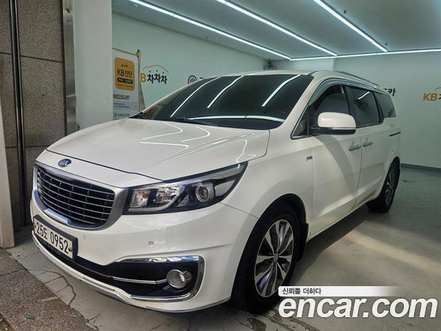 Kia Carnival 9-seater Luxury — пробег 81 623 км — фото 1 из 5