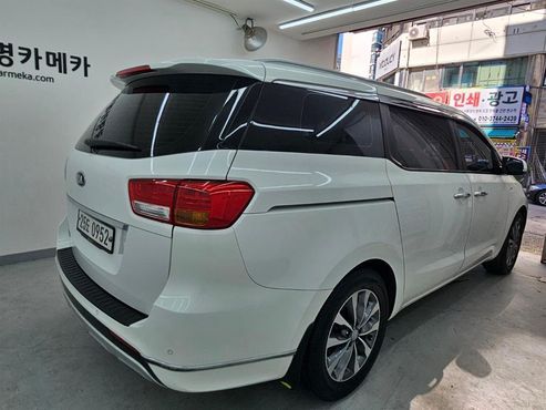 Kia Carnival 9-seater Luxury — пробег 81 623 км — фото 4 из 5