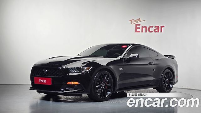 Ford Mustang Coupe — пробег 109 632 км — фото 1 из 5