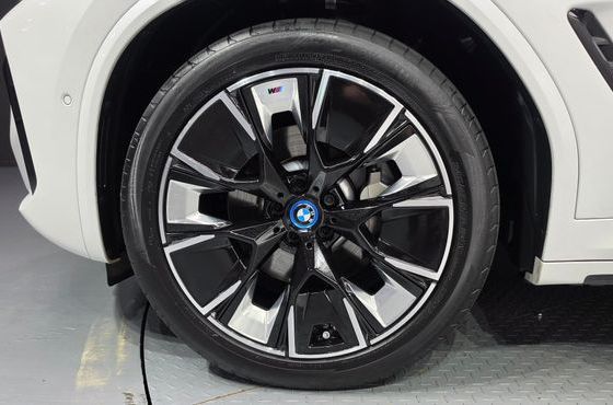BMW iX3 M Sports — пробег 39 283 км — фото 5 из 5