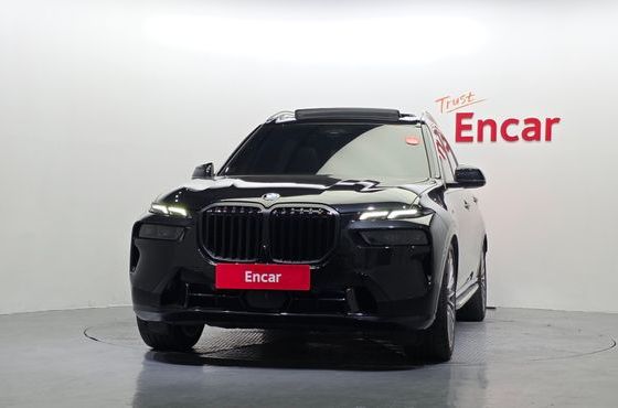BMW X7 xDrive 40i Design Pure Excellence 6-Seater — пробег 30 910 км — фото 3 из 5