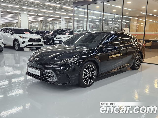 Toyota Camry 2.5 XLE Premium Hybrid — пробег 3 110 км — фото 1 из 5