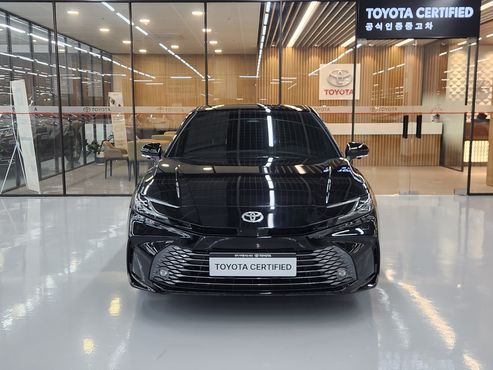 Toyota Camry 2.5 XLE Premium Hybrid — пробег 3 110 км — фото 3 из 5
