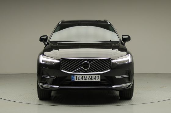 Volvo XC60 B5 Ultra Bright Air Sus — пробег 4 060 км — фото 2 из 5