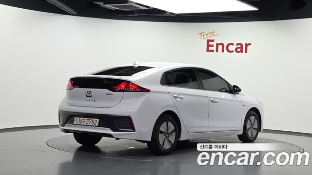 Hyundai Ioniq из Кореи Encar
