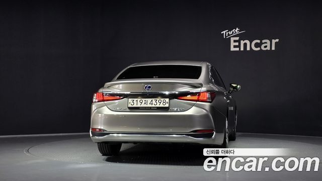 Lexus ES Luxury Plus — пробег 111 450 км — фото 4 из 5
