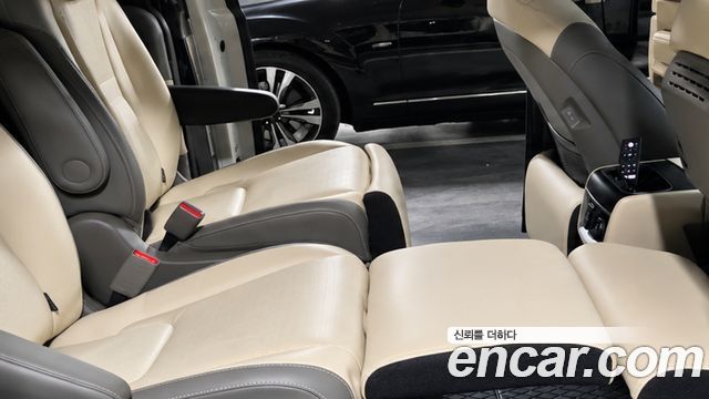 Kia Carnival Gasoline 9-Seater Hi Limousine Signature — пробег 12 375 км — фото 5 из 5