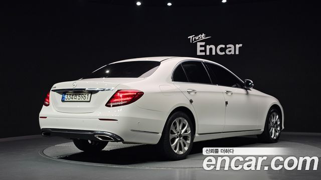 Mercedes-Benz E-Class из Кореи Encar