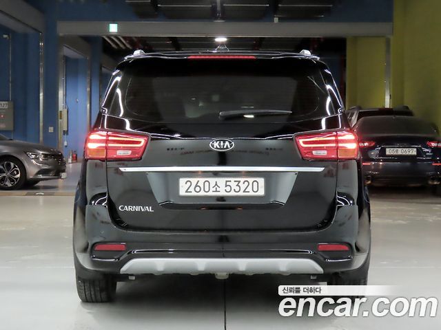Kia Carnival из Кореи Encar