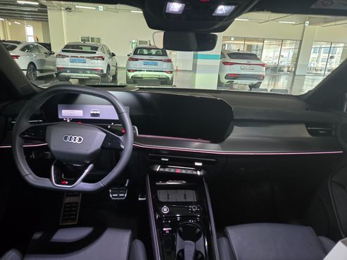 Audi Q3 TFSI Quattro S Line — пробег 4 284 км — фото 5 из 5