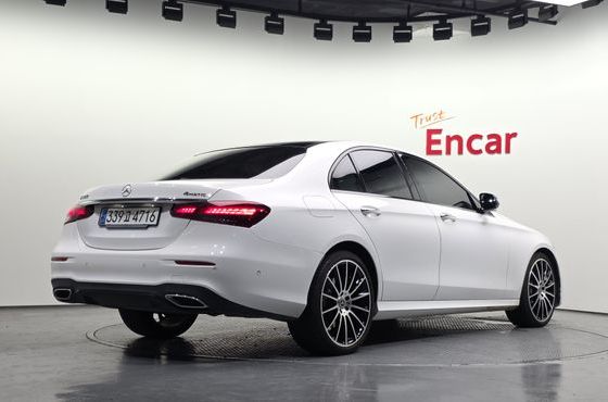 Mercedes-Benz E-Class E350 4MATIC AMG Line — пробег 70 474 км — фото 2 из 5