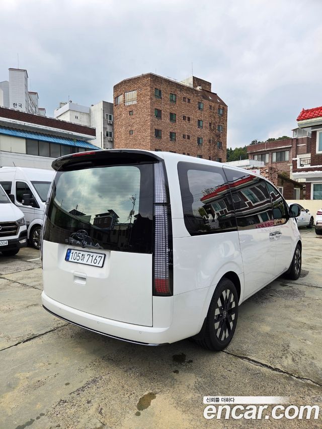 Hyundai Staria Lounge 9-Seater Inspiration — пробег 22 000 км — фото 2 из 5