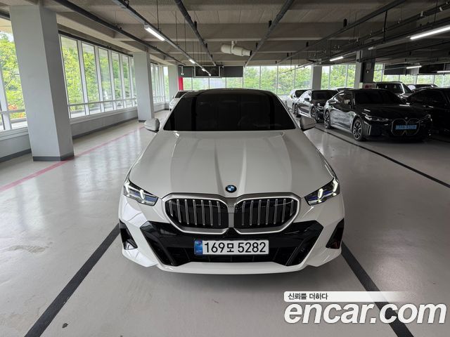 BMW 5-Series 520i M Sport — пробег 17 100 км — фото 3 из 4