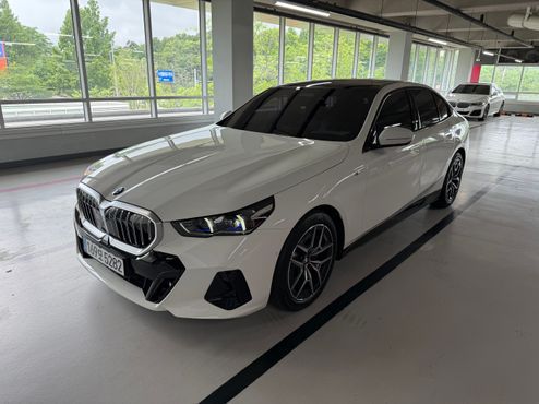 BMW 5-Series 520i M Sport — пробег 17 100 км — фото 5 из 5