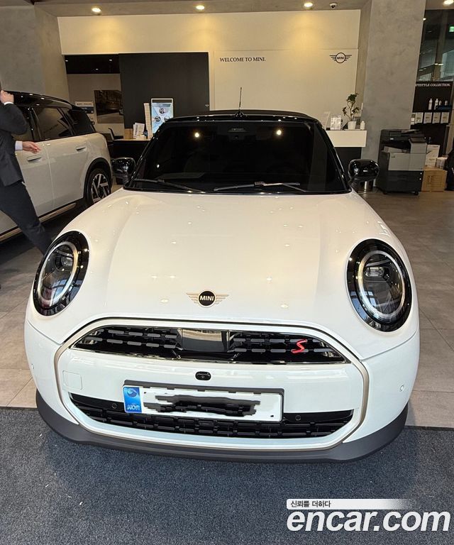 Mini Cooper Convertible Favoured — пробег 16 000 км — фото 1 из 5
