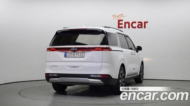 Kia Carnival Gasoline 9-Seater Prestige — пробег 42 055 км — фото 4 из 5