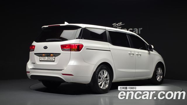 Kia Carnival 11-seater Deluxe — пробег 189 486 км — фото 2 из 5