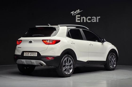 Kia Stonic 1.4 Prestige — пробег 31 625 км — фото 2 из 5