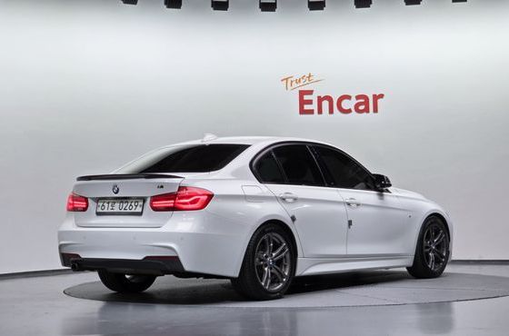 BMW 3-Series 320i M Sport — пробег 69 992 км — фото 2 из 5