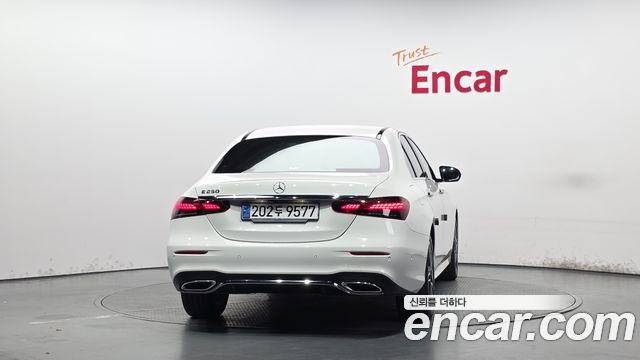 Mercedes-Benz E-Class из Кореи Encar