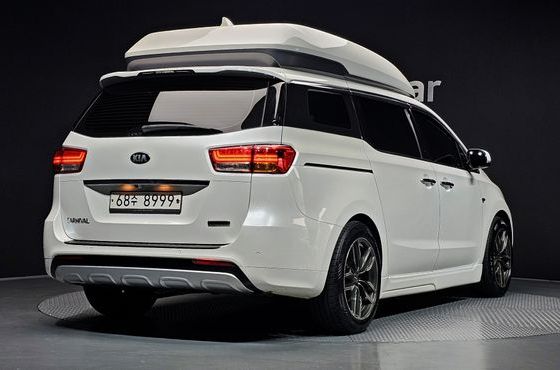 Kia Carnival 9-seater Hi-Limousine Prestige — пробег 175 147 км — фото 2 из 5