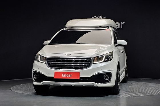 Kia Carnival 9-seater Hi-Limousine Prestige — пробег 175 147 км — фото 3 из 5