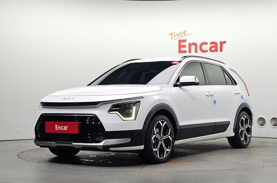 Kia Niro Prestige — пробег 70 779 км — фото 1 из 5