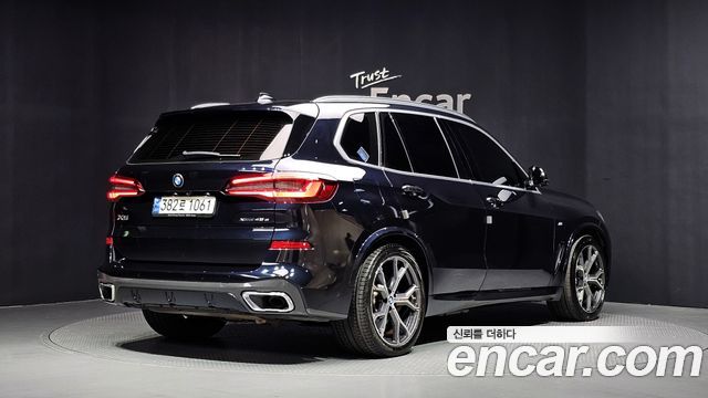 BMW X5 xDrive 45e M Sport — пробег 105 229 км — фото 2 из 5