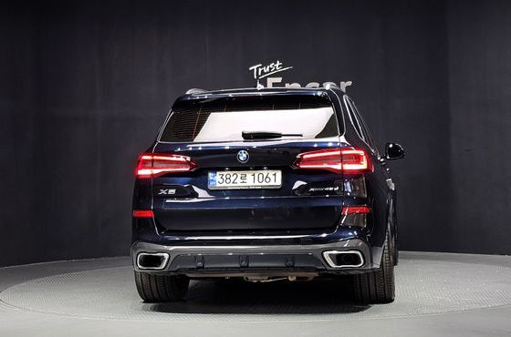 BMW X5 xDrive 45e M Sport — пробег 105 229 км — фото 4 из 5