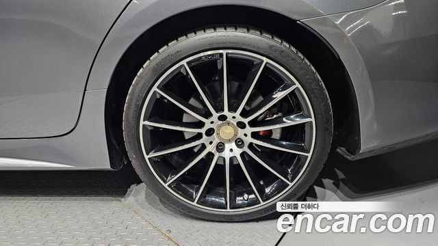 Mercedes-Benz CLS-Class CLS400d 4MATIC AMG Line — пробег 90 187 км — фото 5 из 5