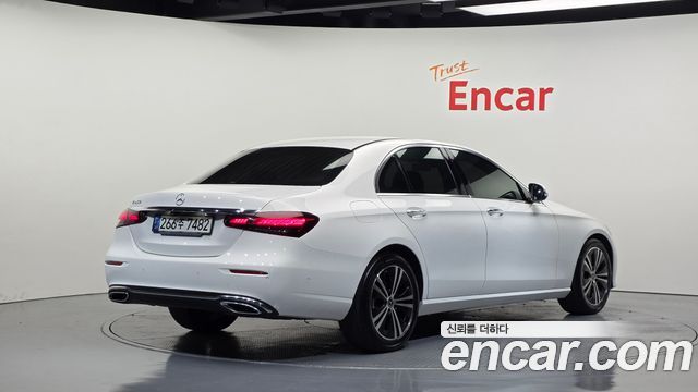 Mercedes-Benz E-Class из Кореи Encar