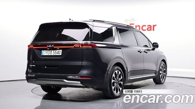 Kia Carnival Gasoline 7-Seater Signature — пробег 47 055 км — фото 2 из 5