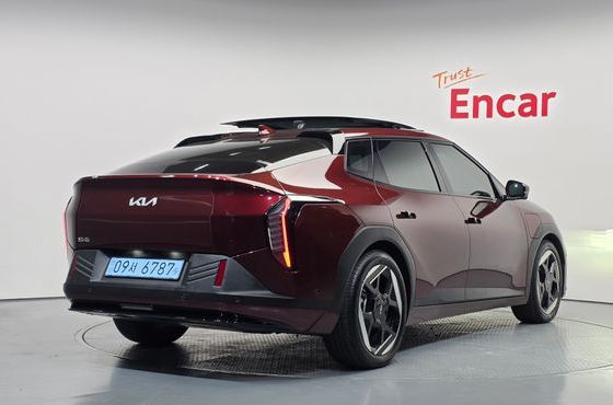Kia EV4 Long Range 2WD Earth — пробег 21 156 км — фото 2 из 5