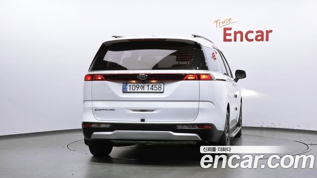 Kia Carnival из Кореи Encar