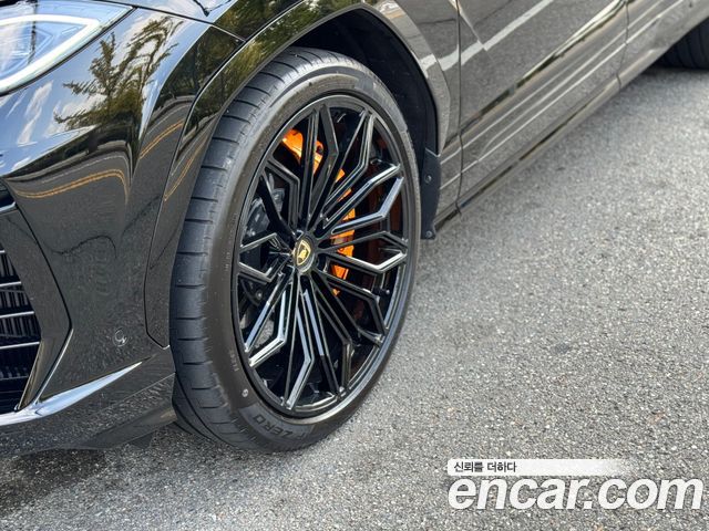 Lamborghini Urus 4.0 V8 SE — пробег 8 000 км — фото 5 из 5