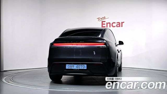 Tesla Model Y RWD — пробег 9 533 км — фото 4 из 5
