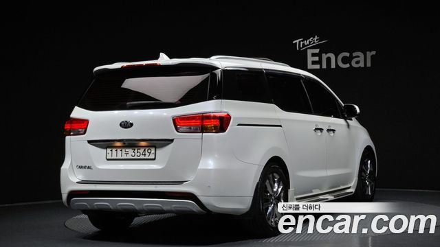 Kia Carnival 9-seater Noblesse — пробег 142 236 км — фото 2 из 5