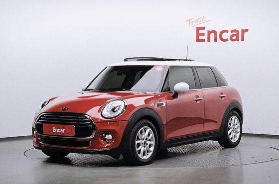 Mini Cooper 5Door HIGH 3rd — пробег 54 790 км — фото 1 из 5