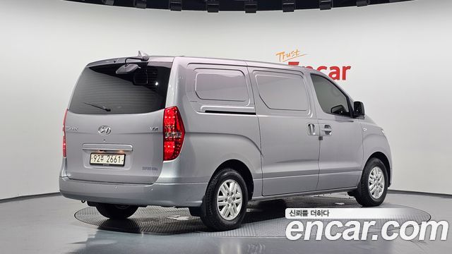 Hyundai Starex Van 3-Seater Smart — пробег 39 998 км — фото 2 из 5